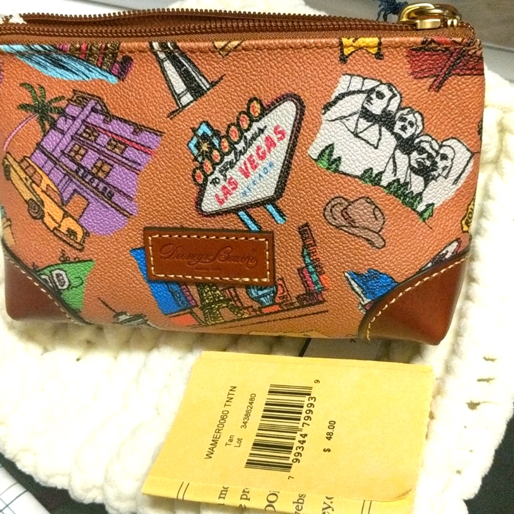 Dooney and bourke pouch
